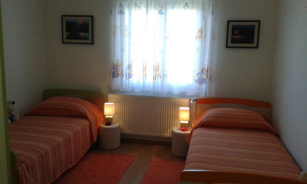 Apartment Ema Posedarje Δωμάτιο φωτογραφία