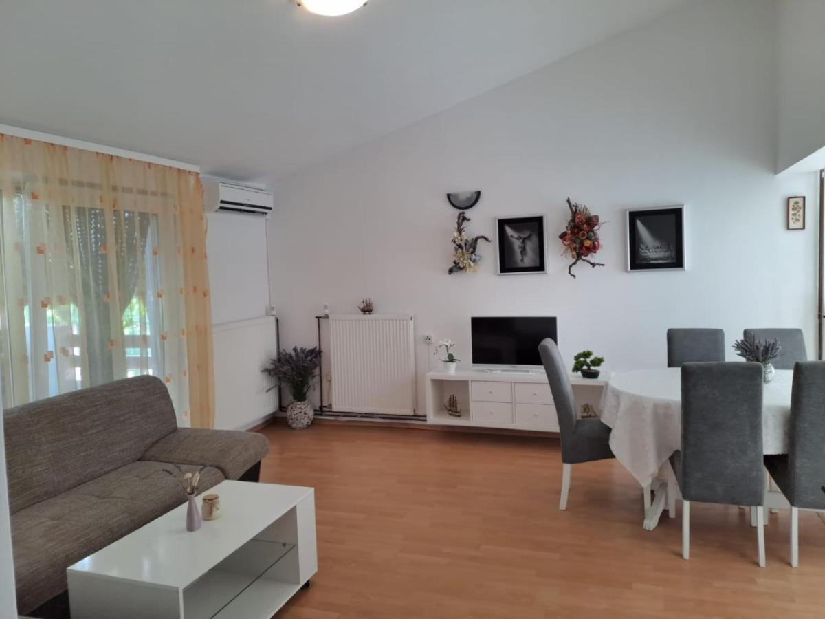 Apartment Ema Posedarje Εξωτερικό φωτογραφία