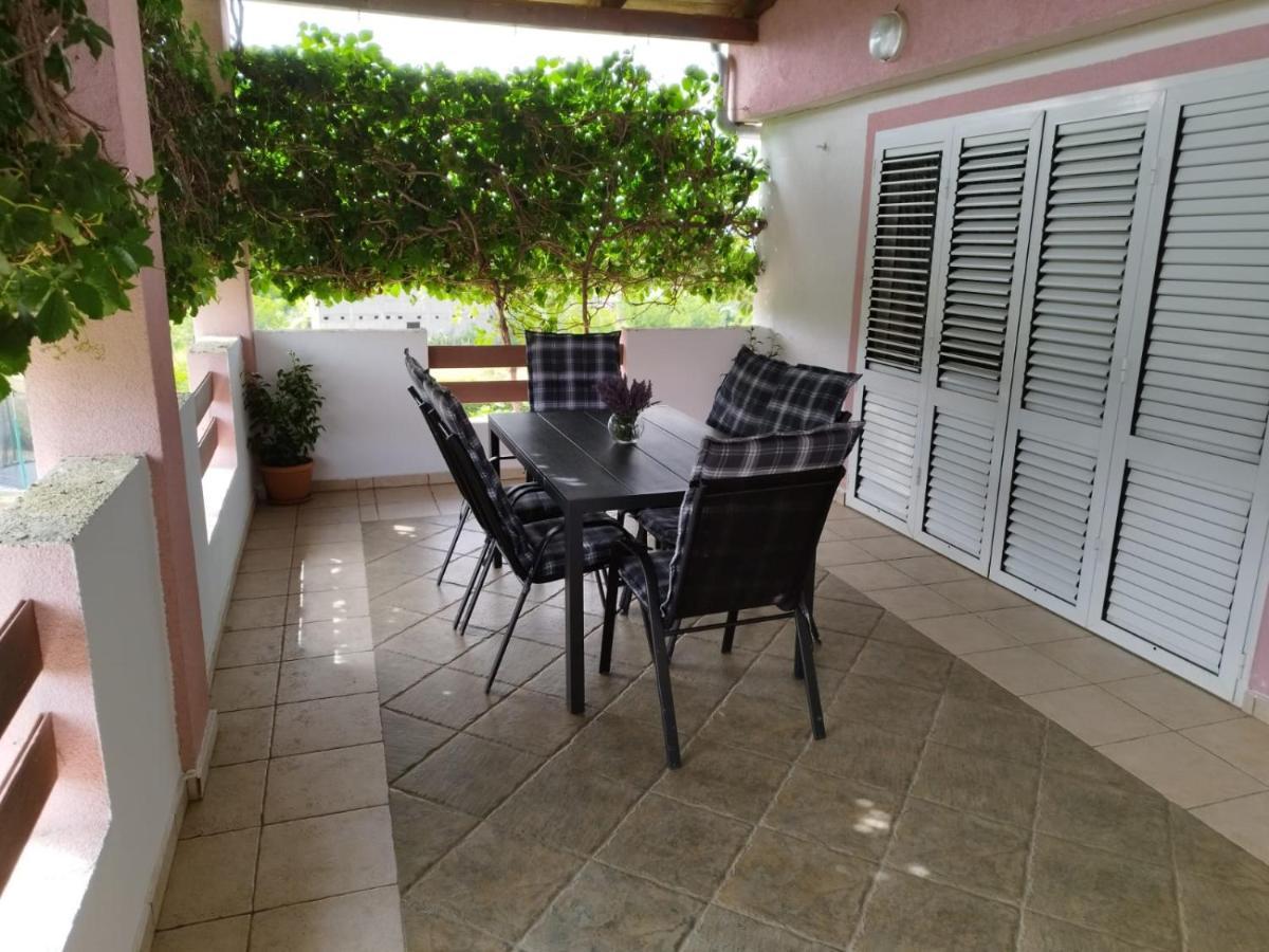 Apartment Ema Posedarje Εξωτερικό φωτογραφία